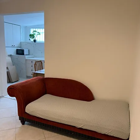 Nostra Family House 卡瓦拉
